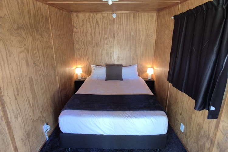 Standard Cabin 03