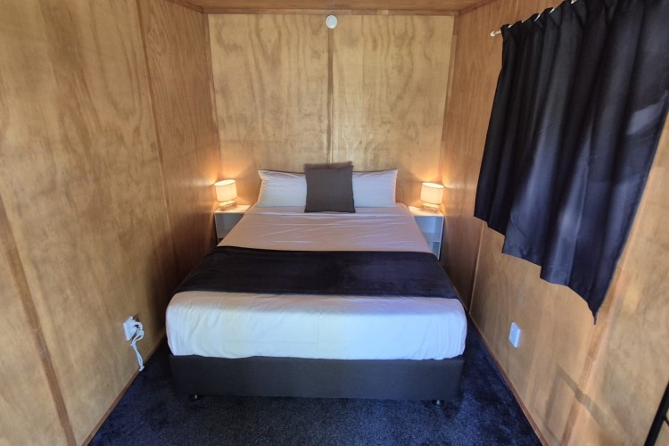 Standard Cabin 05
