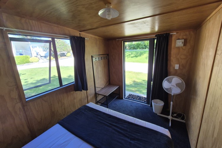 Standard Cabin 07