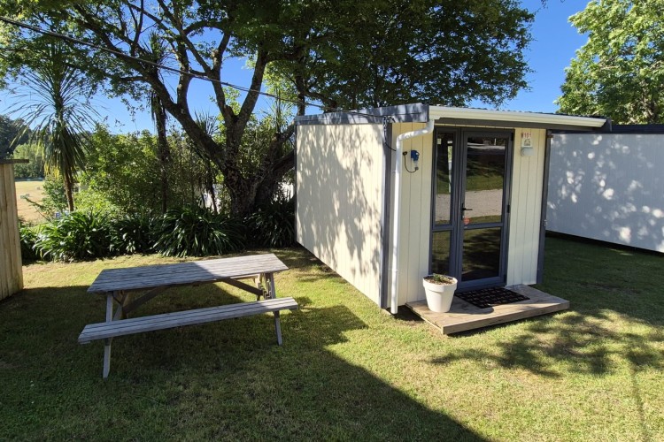 Standard Cabin 09